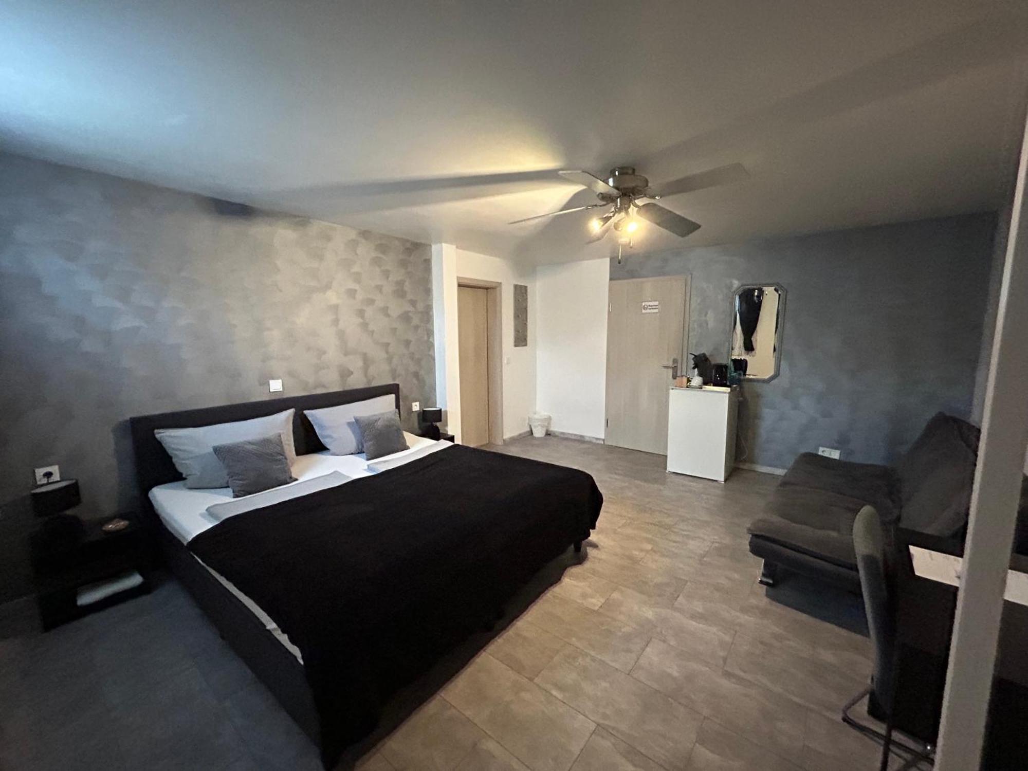Mikroapartments Klarenthal Saarbruecken Ngoại thất bức ảnh