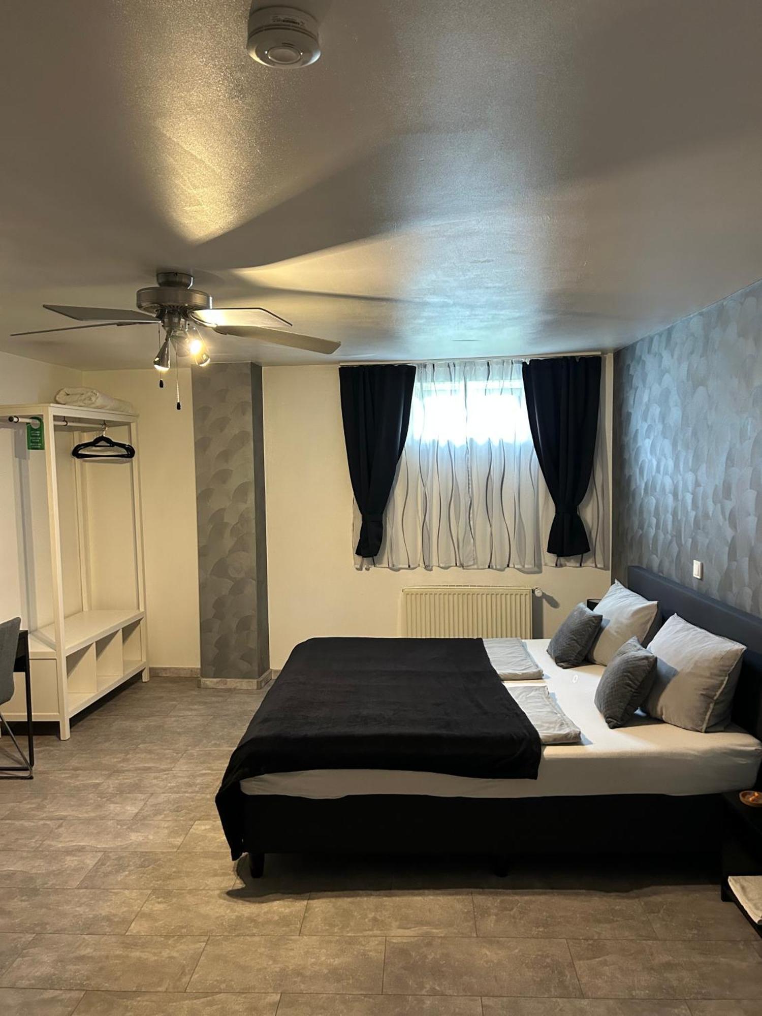 Mikroapartments Klarenthal Saarbruecken Ngoại thất bức ảnh