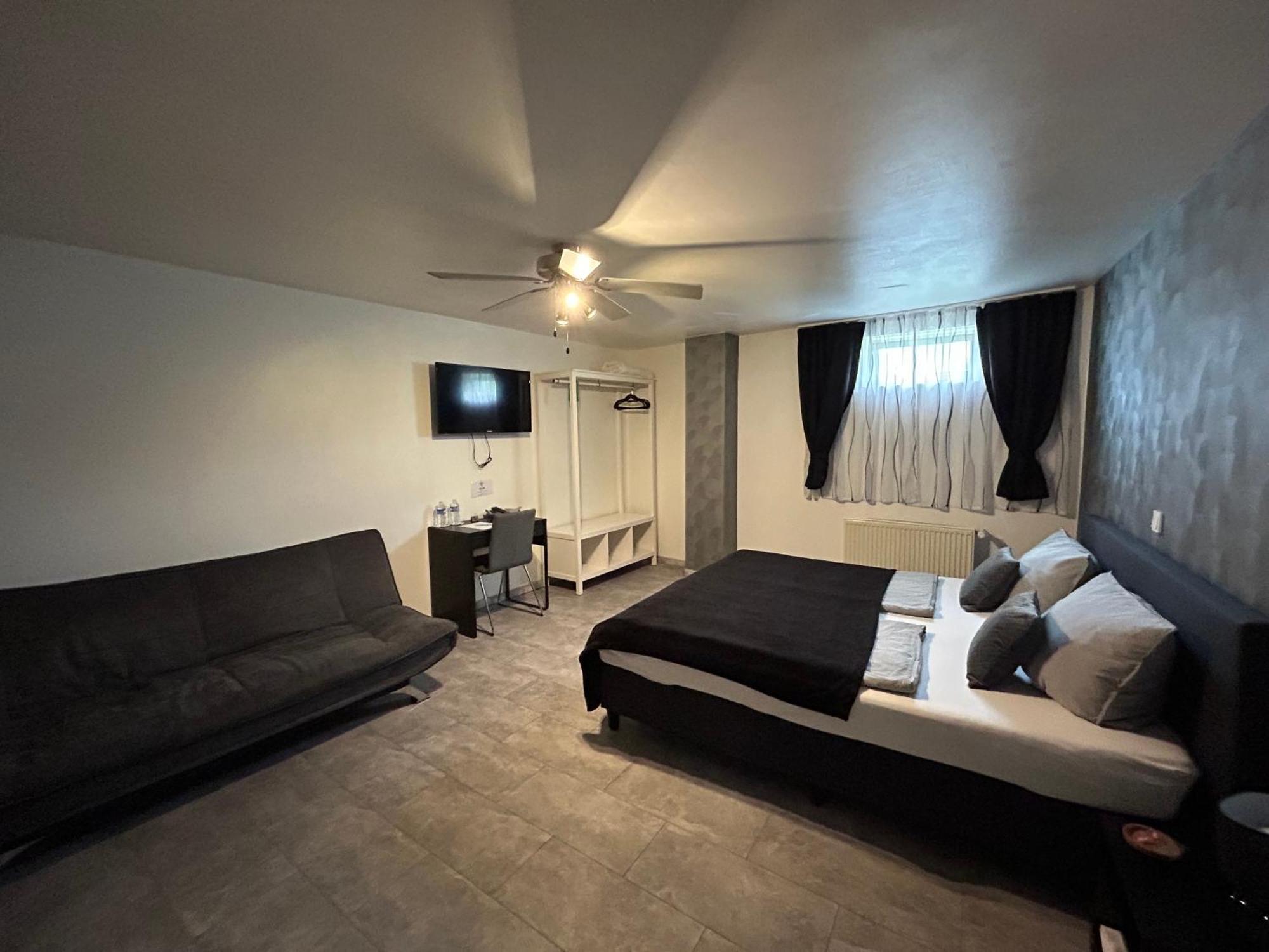 Mikroapartments Klarenthal Saarbruecken Ngoại thất bức ảnh