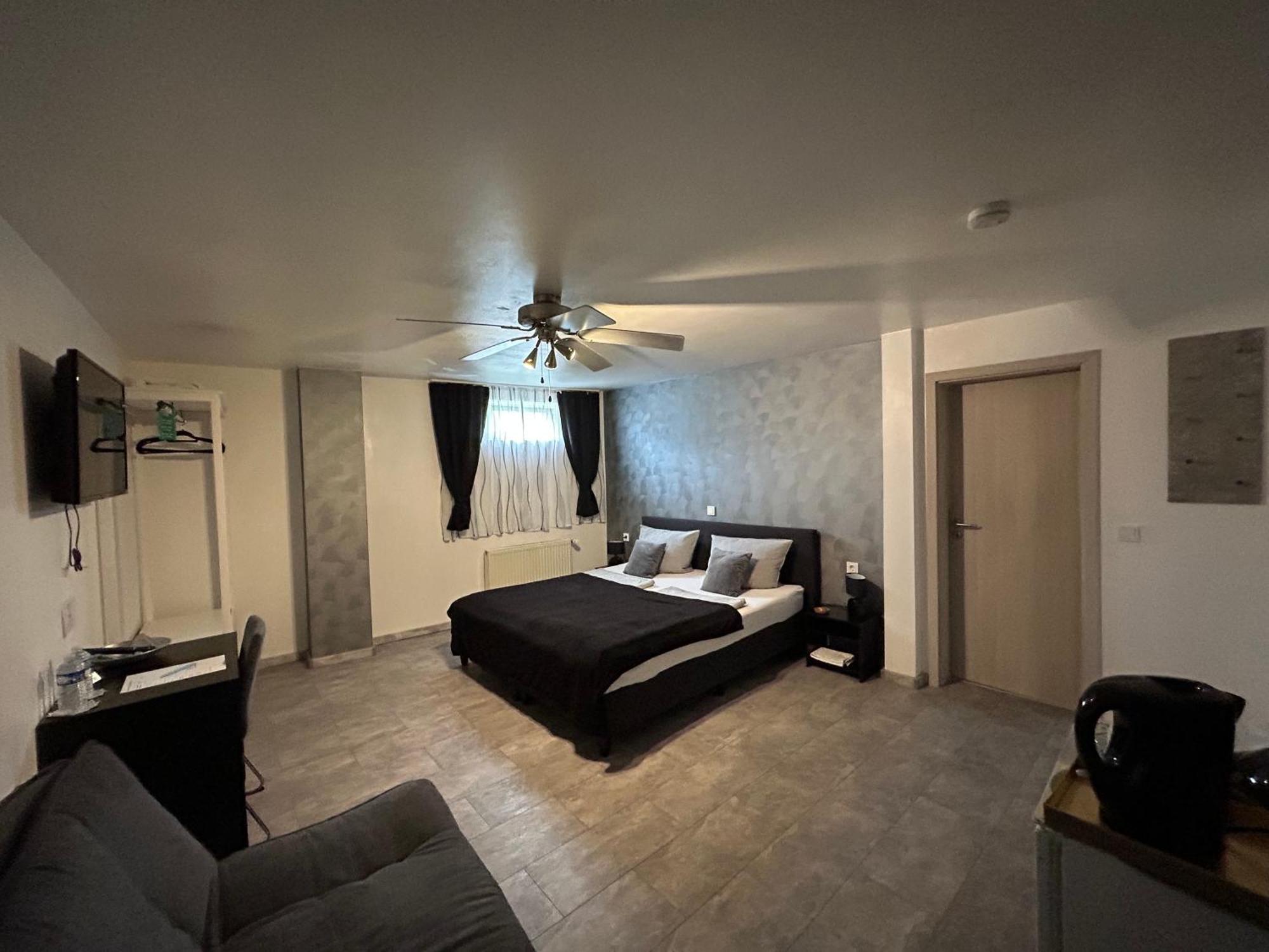 Mikroapartments Klarenthal Saarbruecken Ngoại thất bức ảnh
